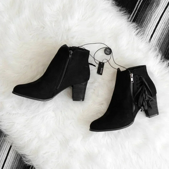NWT! ARDENE BLACK FRINGE ANKLE BOOTS SZ 10 - Picture 9 of 10